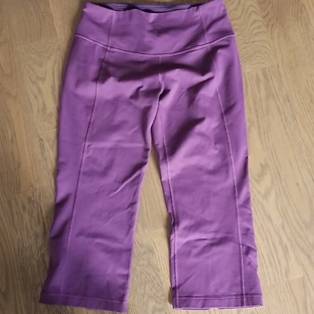 Lululemon cropped burgundy leggings 10